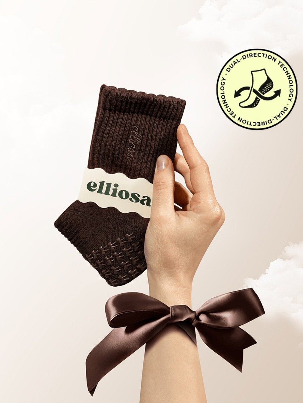 NWT Elliosa Grip Basics Socks in Coffee